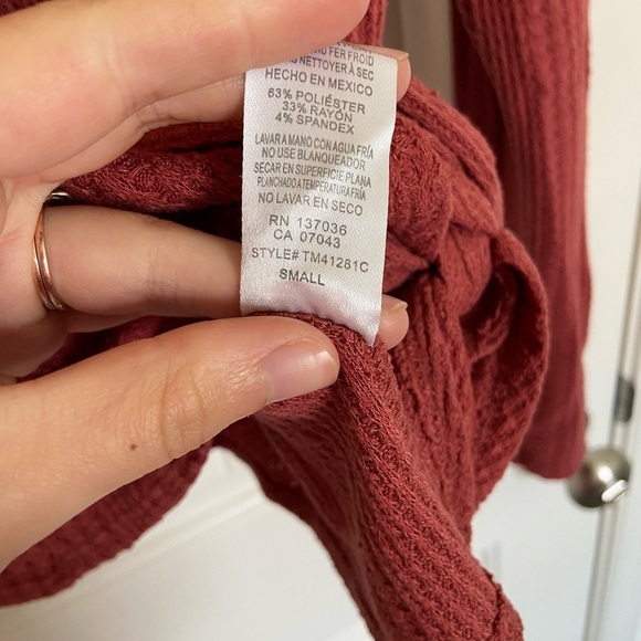 NWOT‎ | Paper Crane women’s knit button down knotted top — small - Picture 5 of 6